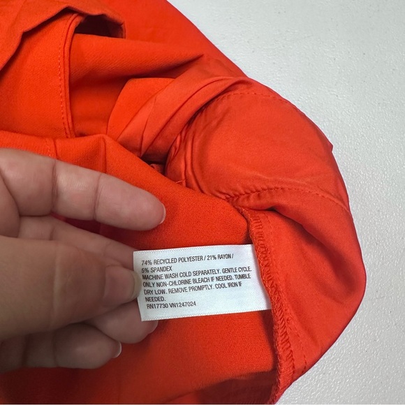 A New Day Women’s Red Midi Shorts w/Stretch Size 17 - Picture 5 of 9